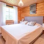 Lapin Hiisi Joen Rannalla Chalet