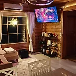 Hiisi Lapland Aurora Riverside 木屋 拉努阿