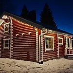 Chalet Lapin Hiisi Joen Rannalla