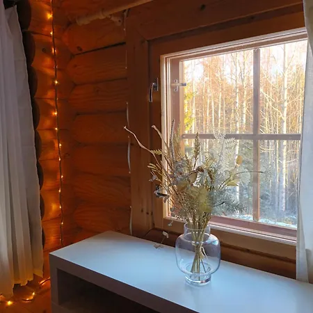 Lapin Hiisi Joen Rannalla 샬레 *