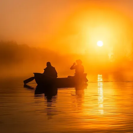 Hiisi Lapland Aurora Riverside בקתה ראנואה