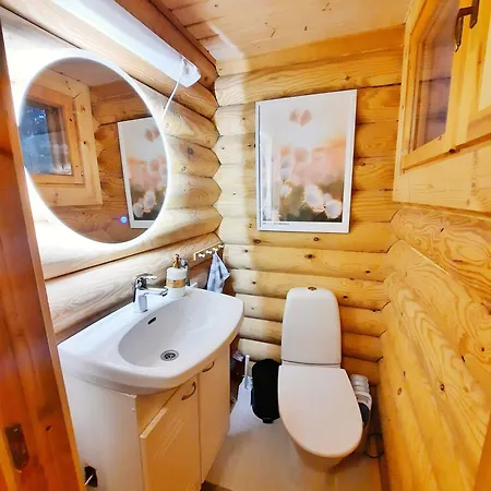 Chalet Lapin Hiisi Joen Rannalla