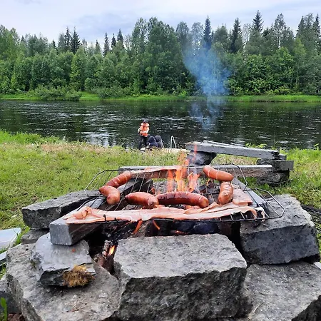 Chalet Lapin Hiisi Joen Rannalla