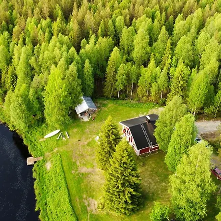 Hiisi Lapland Aurora Riverside בקתה