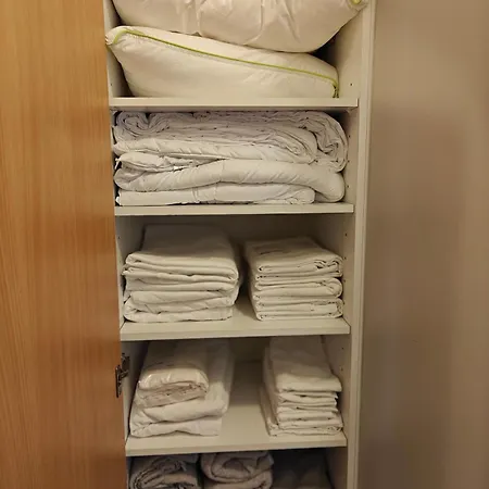 Alpesi faház Lapin Hiisi Joen Rannalla *