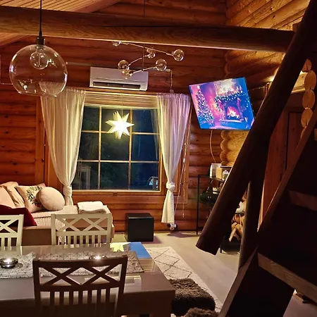 Hiisi Lapland Aurora Riverside
