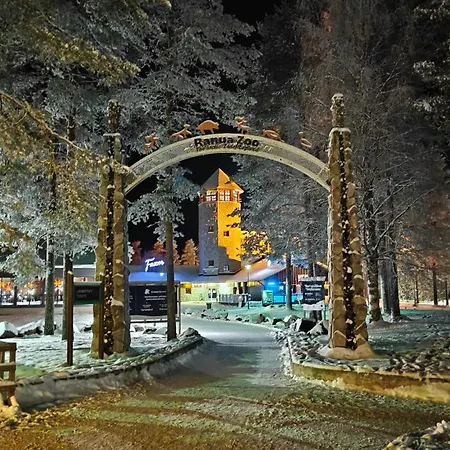 Chalet Lapin Hiisi Joen Rannalla